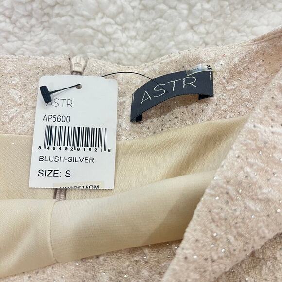 Revolve Sequin High Waisted Shorts Size S - Picture 4 of 5